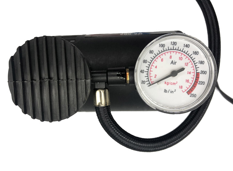 MINI COMPRESOR, 12V. C/MANOMETRO 250 PSI - 3